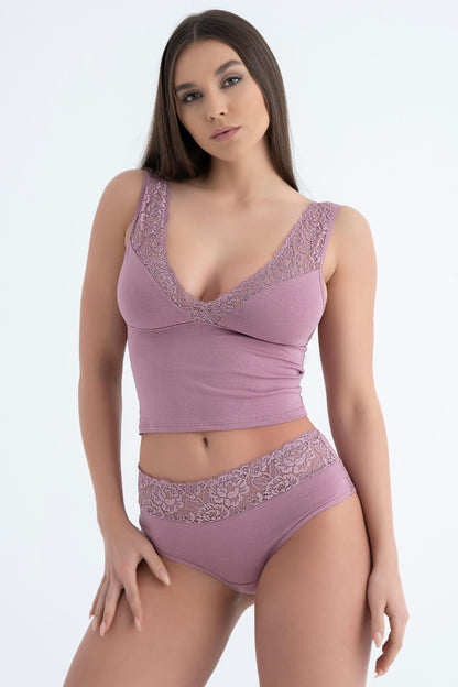 Lace lingerie set