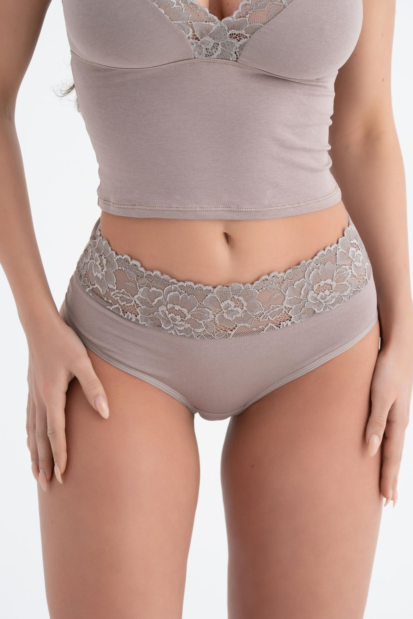 Lace lingerie set